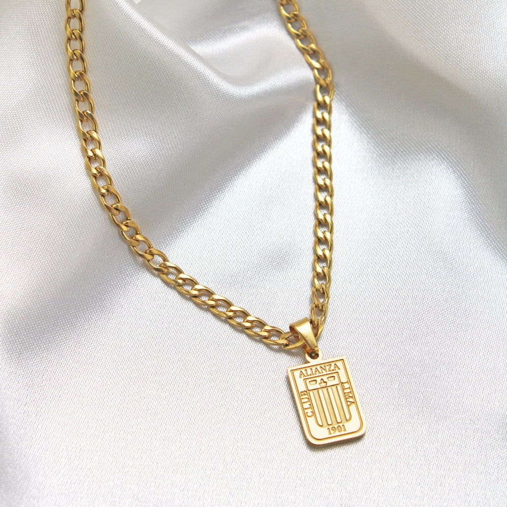 collar de escudo, collar de futbol, collar de hombre, collar dorado de hombre, collar de alianza lima, collar de equipo de futbol, collar de hombre de alianza lima