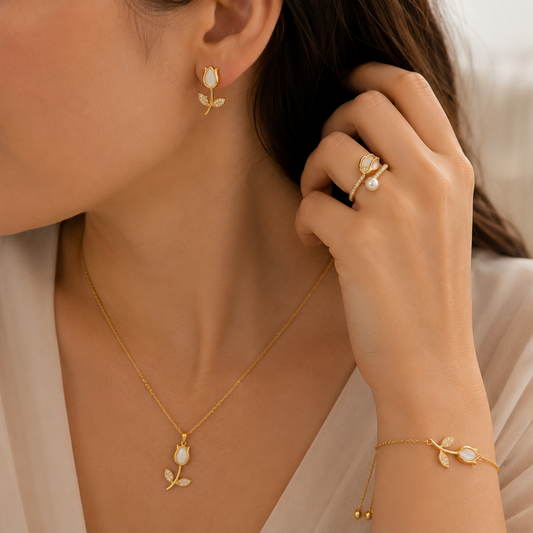 Box Premium Tulipan Blanco 4 piezas: Collar + Aretes + Pulsera y Anillo Tulipan Blanco