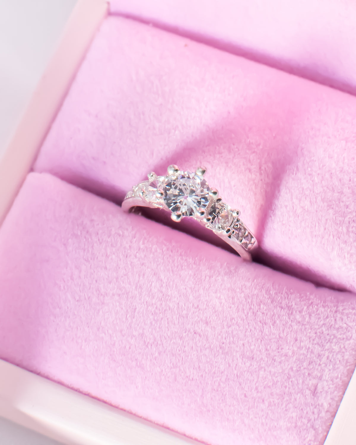 anillo de plata con piedras, anillo de compromiso, anillo de promesa, anillo de plata, anillo con diamantes, anillo de pareja, anillo de mujer, anillo con piedras