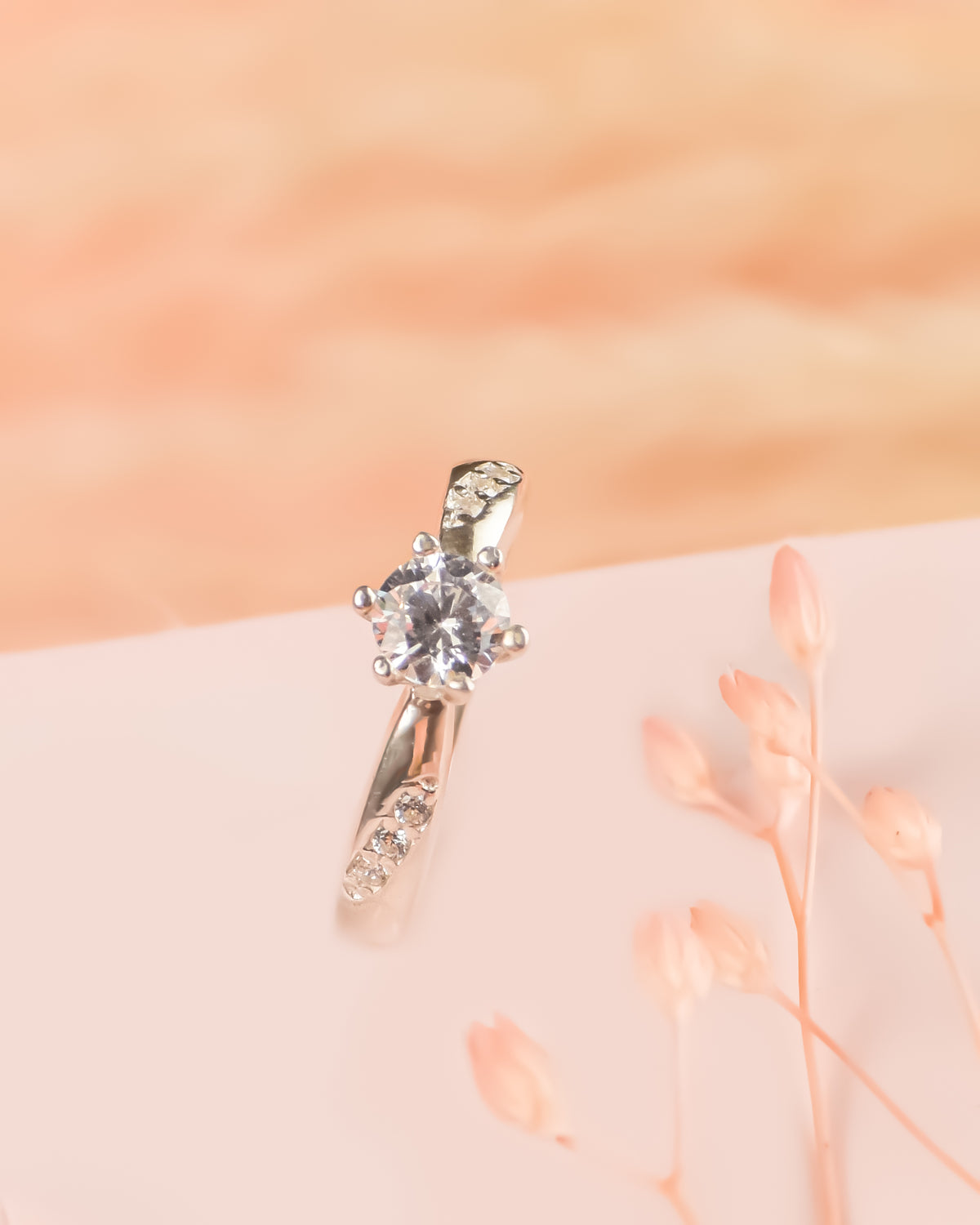 anillo de compromiso, anillo con diamante, anillo de piedra, anillo de compromiso de plata, anillo con piedra grande, anillo de pareja, anillo de plata, anillo delgado