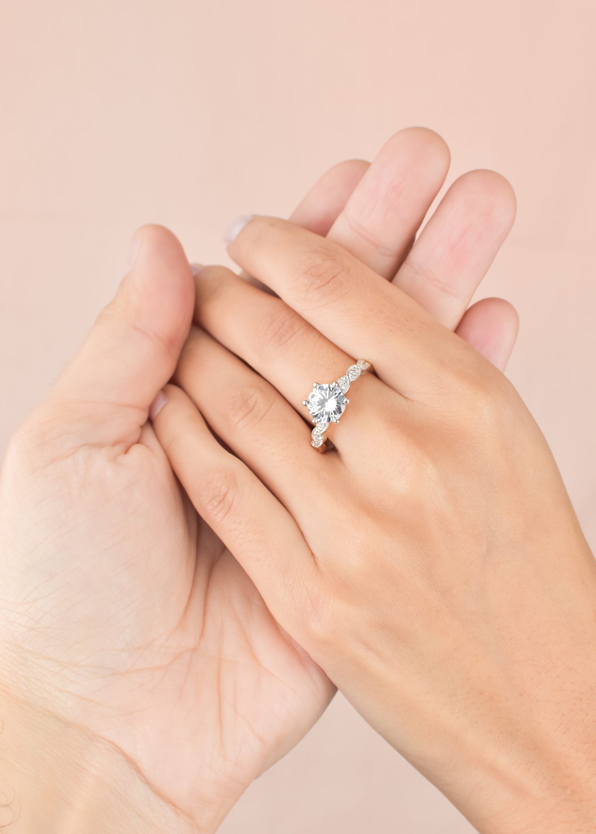 anillo de compromiso, anillo con diamante, anillo de piedra, anillo de compromiso de plata, anillo con piedra grande, anillo de pareja, anillo de plata, anillo delgado