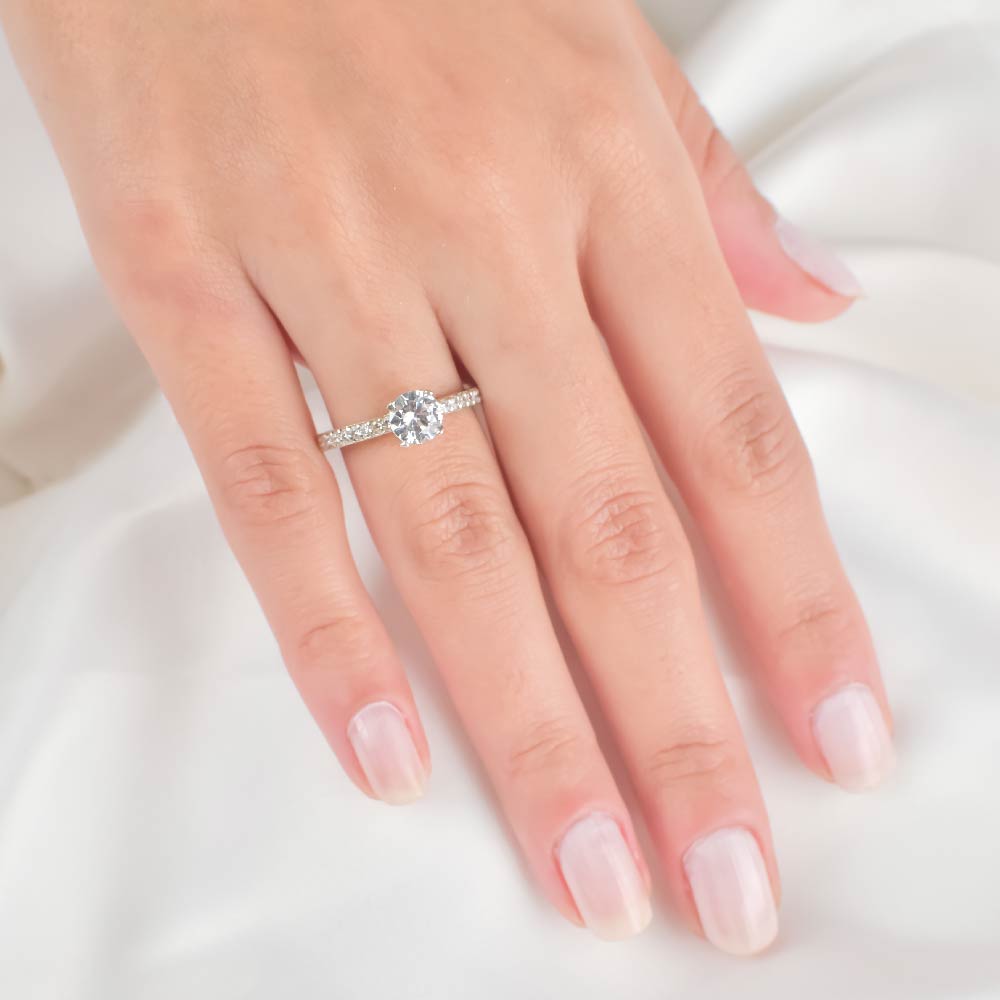anillo de compromiso, anillo con diamante, anillo de piedra, anillo de compromiso de plata, anillo con piedra grande, anillo de pareja, anillo de plata, anillo delgado