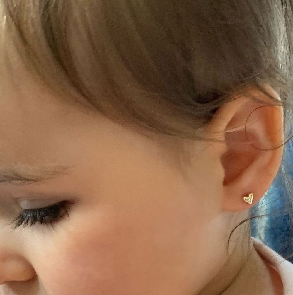 arete para bebe, arete para recien  nacido, arete de corazon, arete de oro