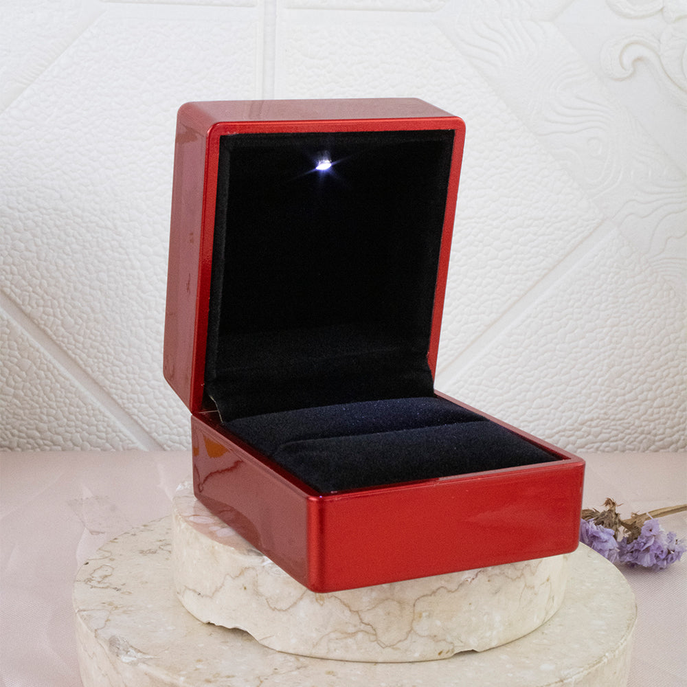 Estuche Caja Cuadrada Roja con Luz Led