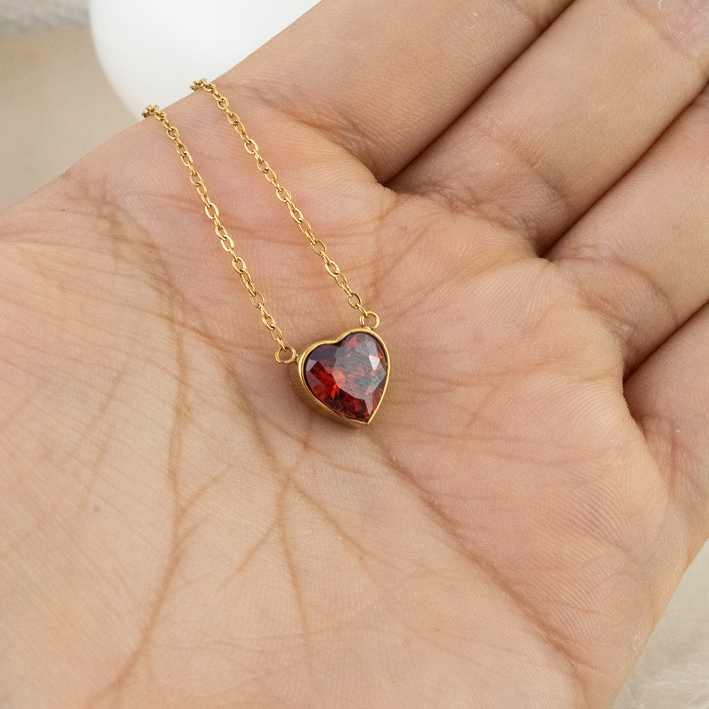 Collar Corazón Rubi Dorado Acero